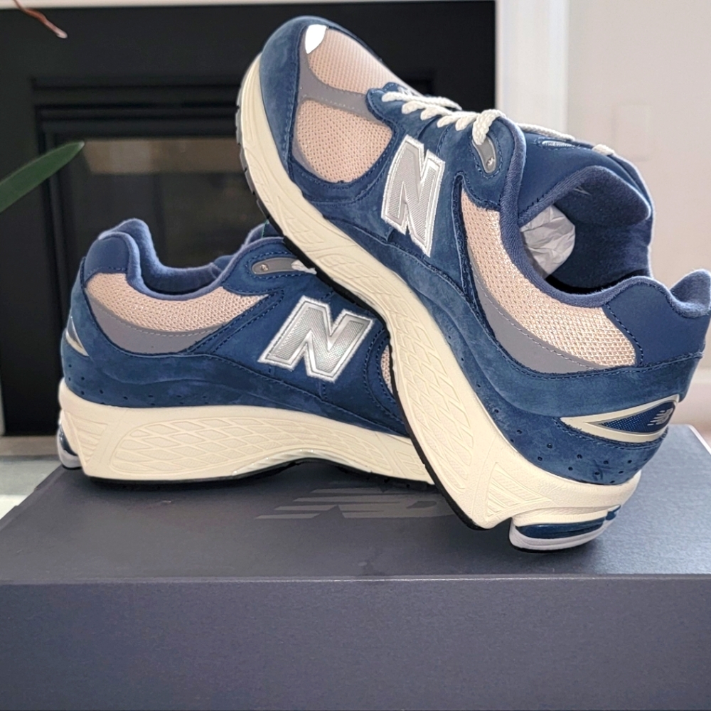 Size 9.5 - 2022 New Balance 2002R 'Vintage Indigo and Beige